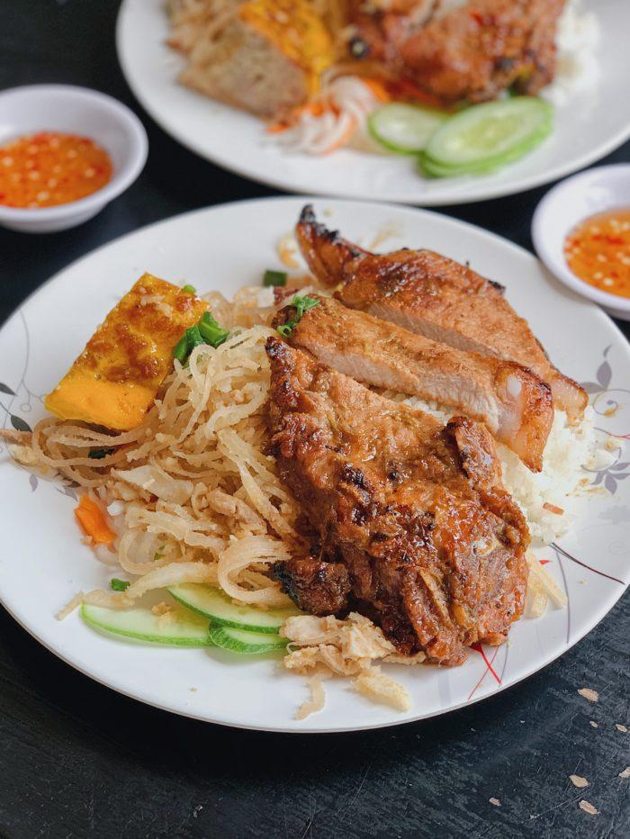 TPHCM] Top 8 Quán Cơm Tấm Ngon Ăn Là Ghiền Ở Sài Gòn | Grab VN