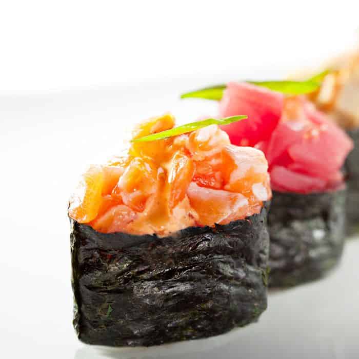 Kani tobiko gunkan sushi king