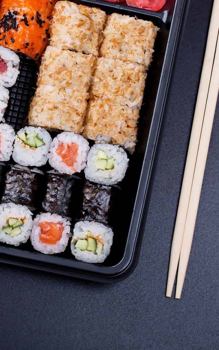 Tamago maki sushi king