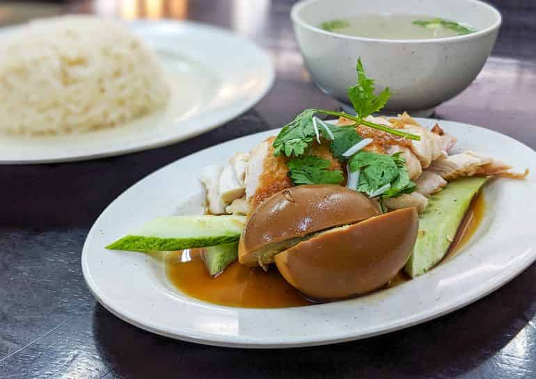 Best chicken rice in kuala lumpur: Roasted chicken rice with braised egg at Seng Kee
