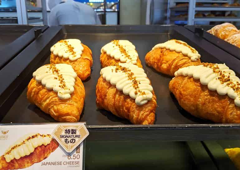 Best bakeries in Kuala Lumpur: The Japanese cheese croissant at HONZU